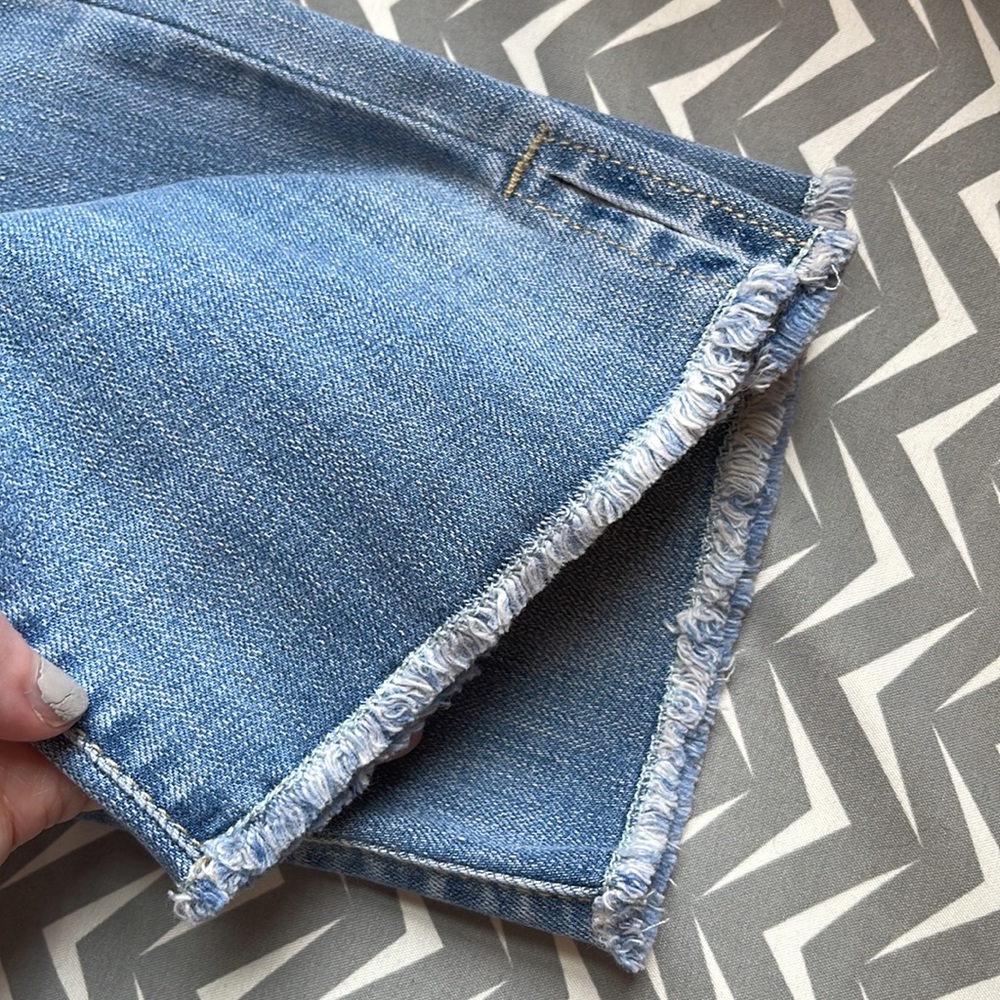 Distressed Mid-Rise Cut Off Jeans By Kensie Jeans 8/29 STRETCHY NWOT - Picture 5 of 14